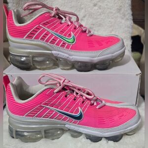 Nike Womens Air Vapormax 360 Running - Size: 7 CK9670 600 - Pink / White